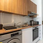 Apartment Latte's Prime 1-bedroom In *
